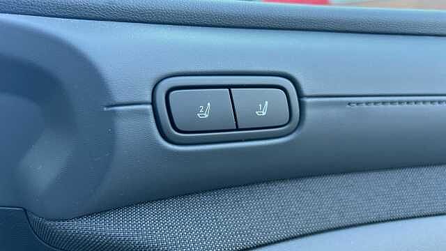 Hyundai TUCSON 1.6T Plug-in Hybrid Ultimate 5dr 4WD Auto Atlas White