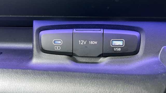 Hyundai INSTER INSTER 85kW 02 49kWh 5dr Auto Natural Ivory