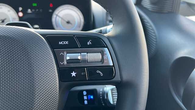 Hyundai INSTER Inster 5Dr HAT 85kW 2 49kWh Natural Ivory