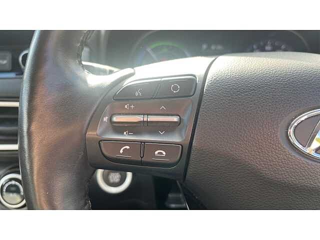 Hyundai KONA KONA 1.6 GDi Hybrid Premium SE 5dr DCT Chalk White