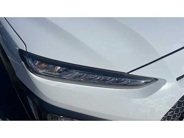 Hyundai KONA KONA 1.6 GDi Hybrid Premium SE 5dr DCT Chalk White