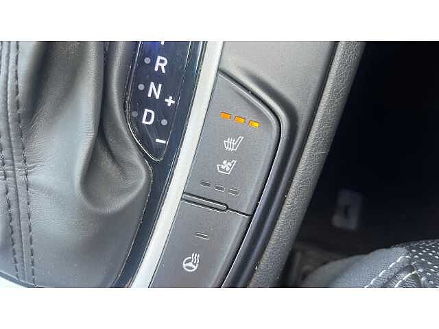 Hyundai KONA KONA 1.6 GDi Hybrid Premium SE 5dr DCT Chalk White