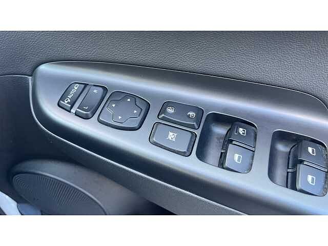 Hyundai KONA KONA 1.6 GDi Hybrid Premium SE 5dr DCT Chalk White