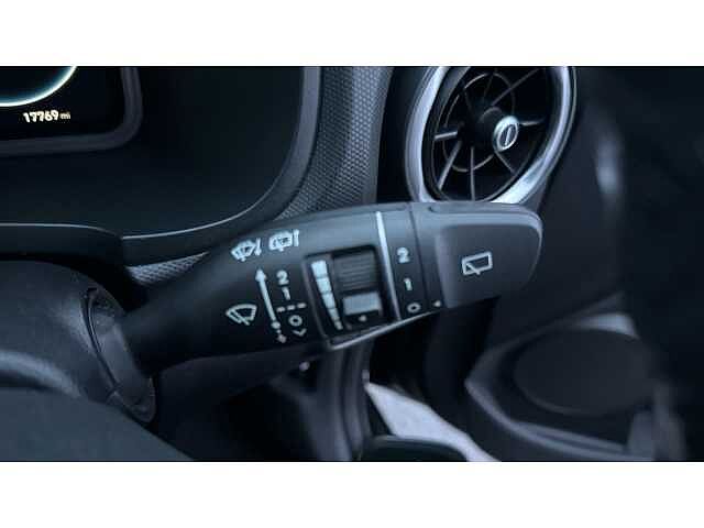 Hyundai KONA KONA 1.6 GDi Hybrid SE Connect 5dr DCT Phantom Black P