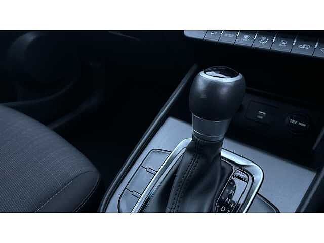 Hyundai KONA KONA 1.6 GDi Hybrid SE Connect 5dr DCT Phantom Black P