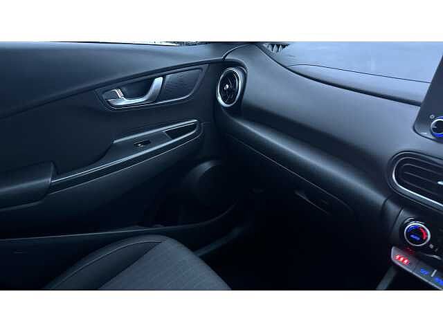 Hyundai KONA KONA 1.6 GDi Hybrid SE Connect 5dr DCT Phantom Black P