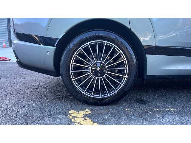 Hyundai IONIQ 9 Ioniq# 9 SUV 226kW Calligraphy 110kWh AW Celadon Grey