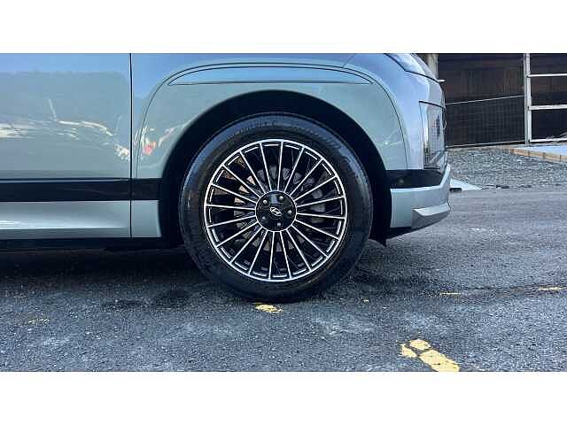 Hyundai IONIQ 9 Ioniq# 9 SUV 226kW Calligraphy 110kWh AW Celadon Grey