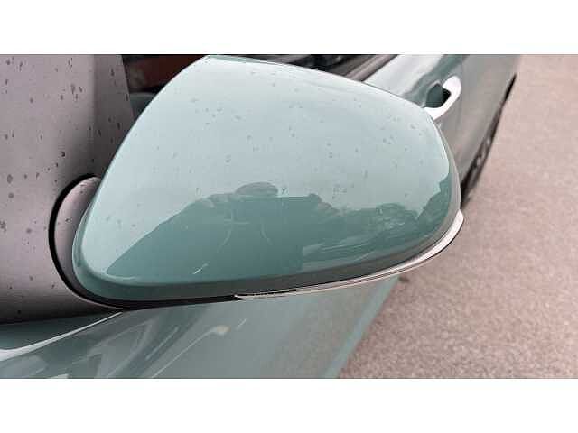 Hyundai I10 i10 5Dr HAT 1.2 MPi 79ps Premium NAV AU Mangrove Green