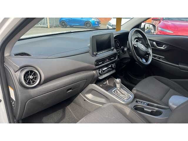 Hyundai KONA KONA 1.6 GDi Hybrid SE Connect 5dr DCT Atlas White