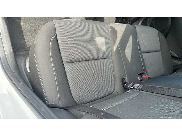 Hyundai KONA KONA 1.6 GDi Hybrid SE Connect 5dr DCT Atlas White