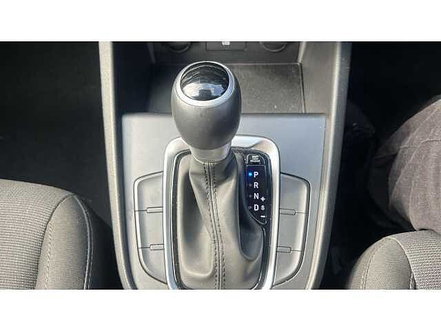 Hyundai KONA KONA 1.6 GDi Hybrid SE Connect 5dr DCT Atlas White