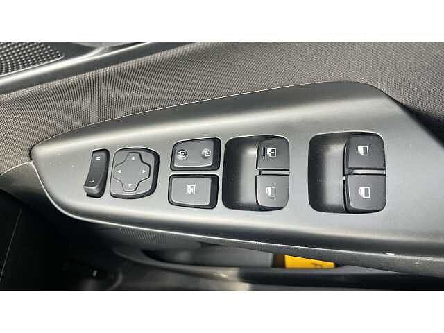 Hyundai KONA KONA 1.6 GDi Hybrid SE Connect 5dr DCT Atlas White