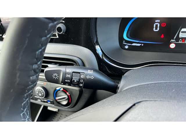Hyundai i10 i10 5Dr HAT 1.0 MPi 63ps AdvancePlus Pack NAV