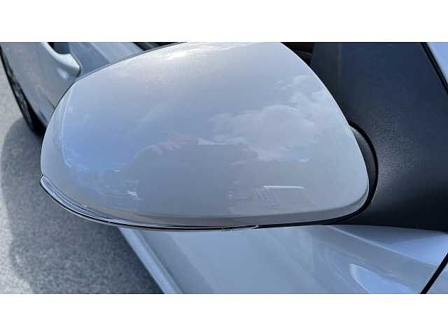 Hyundai i10 i10 5Dr HAT 1.0 MPi 63ps AdvancePlus Pack NAV