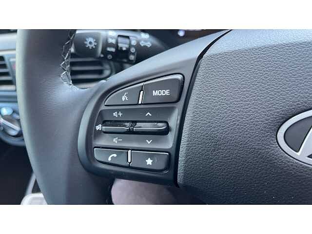 Hyundai i10 i10 5Dr HAT 1.0 MPi 63ps Advance Plus Pack NAV AU