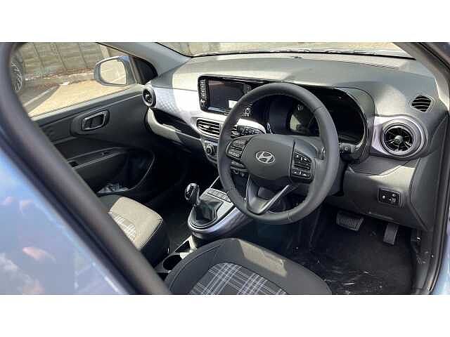 Hyundai i10 i10 5Dr HAT 1.2 MPi 79ps Premium NAV AU