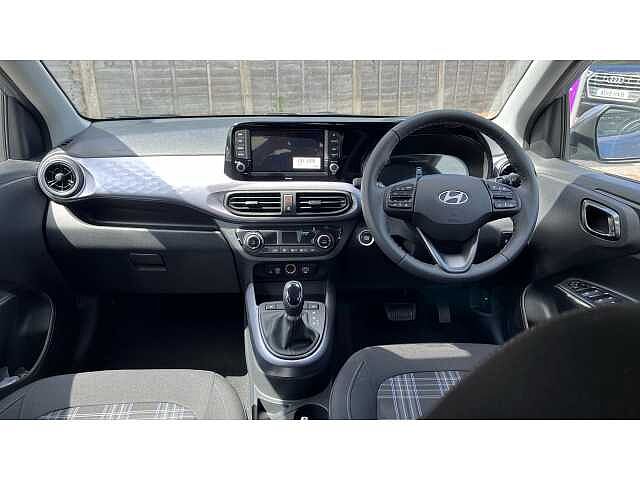 Hyundai i10 i10 5Dr HAT 1.2 MPi 79ps Premium NAV AU