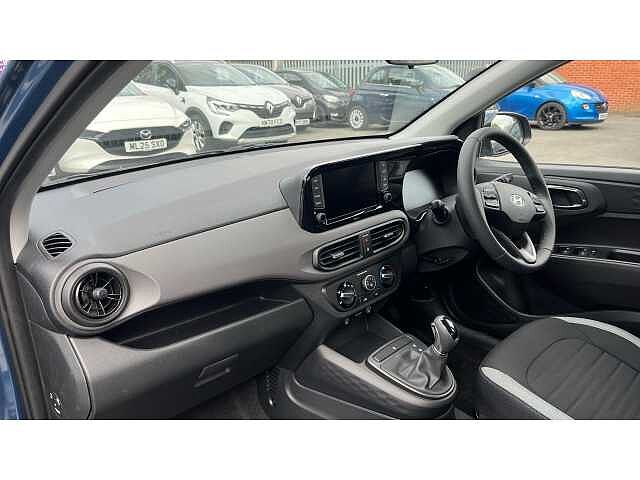 Hyundai i10 i10 5Dr HAT 1.0 MPi 63ps Advance NAV AU
