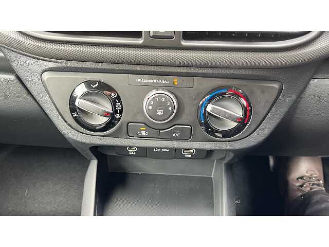 Hyundai i10 i10 5Dr HAT 1.0 MPi 63ps Advance NAV AU