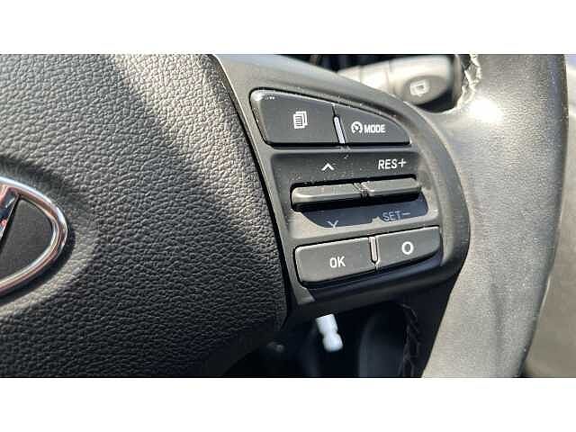 Hyundai I10 I10 1.0 MPi SE Connect 5dr Auto Red