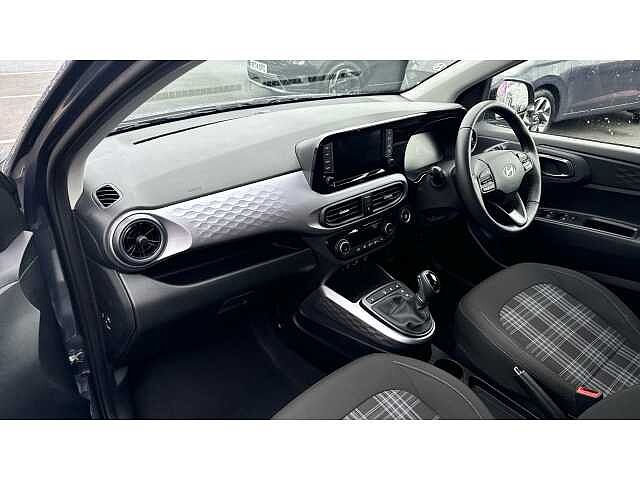 Hyundai i10 I10 1.2 [79] Premium 5dr Auto [Nav]