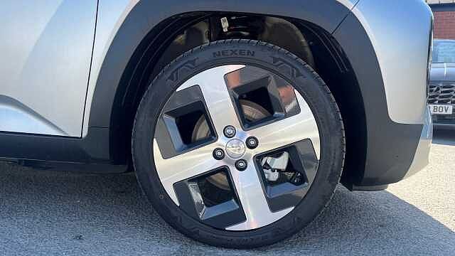 Hyundai INSTER 5Dr HAT 85kW 2 49kWh Aero Silver