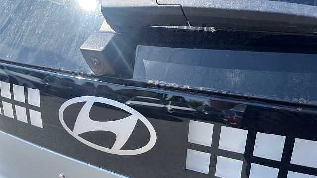Hyundai INSTER 5Dr HAT 85kW 2 49kWh Aero Silver