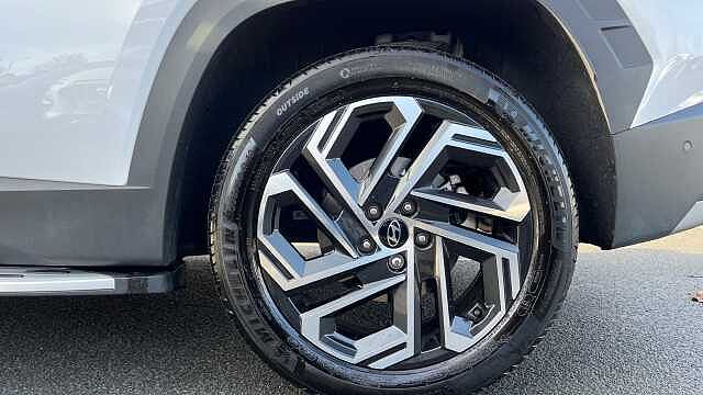 Hyundai TUCSON Tucson 1.6T Hybrid 215ps Ultimate AU Atlas White