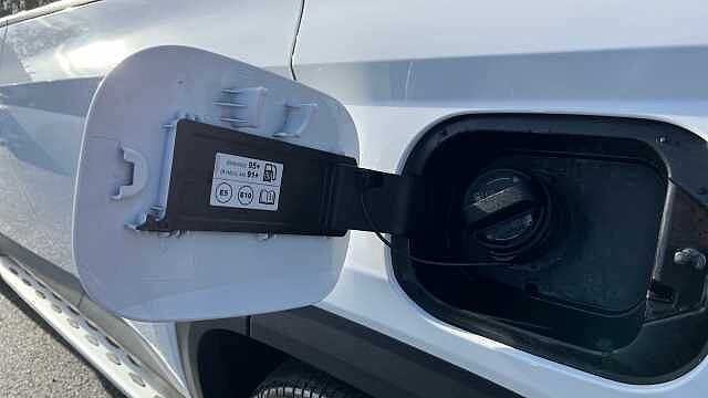 Hyundai TUCSON Tucson 1.6T Hybrid 215ps Ultimate AU Atlas White