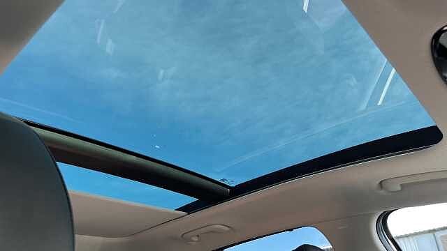 Hyundai TUCSON Tucson 1.6T Hybrid 215ps Ultimate AU Atlas White