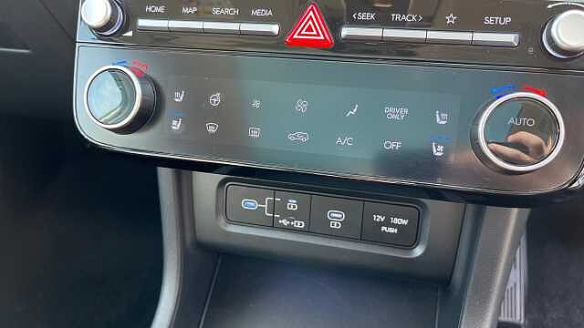 Hyundai TUCSON Tucson 1.6T Hybrid 215ps Ultimate AU Atlas White