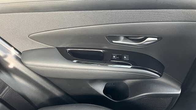 Hyundai TUCSON Tucson 1.6T Hybrid 215ps Ultimate AU Atlas White