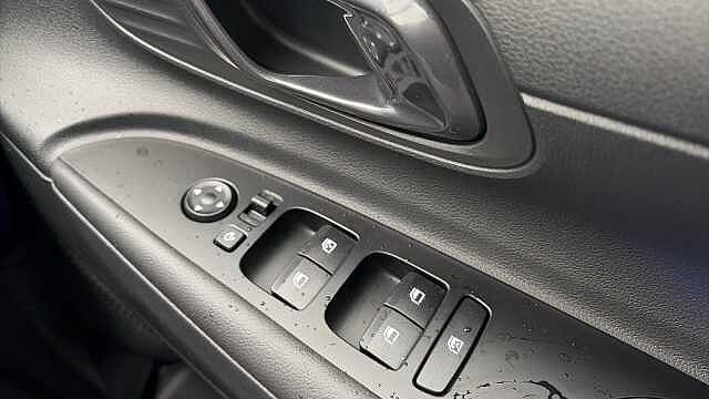 Hyundai I20 i20 5Dr HAT 1.0 T-gdi 100ps Ultimate DCT Meta Blue