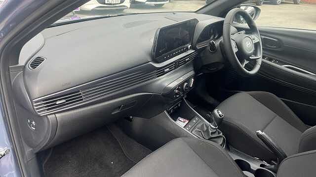 Hyundai BAYON Bayon HAT 1.0 T-gdi 90PS Black Line Meta Blue