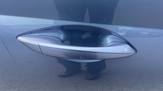 Hyundai BAYON Bayon HAT 1.0 T-gdi 90PS Black Line Meta Blue