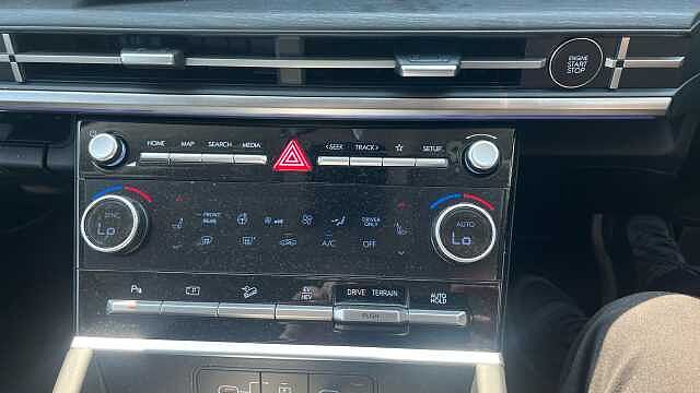 Hyundai Santa Fe SANTA FE 1.6 TGDi Plug-in Hybrid Premium 5dr 4WD Auto