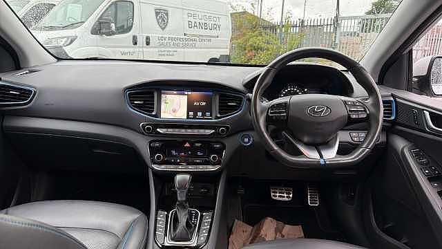 Hyundai IONIQ 1.6 GDi Plug-in Hybrid Premium SE 5dr DCT Hatchback