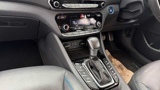 Hyundai IONIQ 1.6 GDi Plug-in Hybrid Premium SE 5dr DCT Hatchback