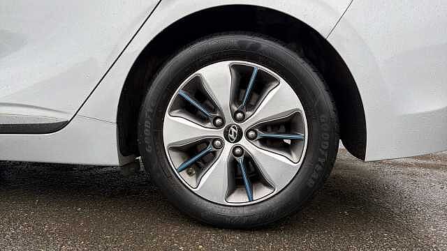 Hyundai IONIQ 1.6 GDi Plug-in Hybrid Premium SE 5dr DCT Hatchback