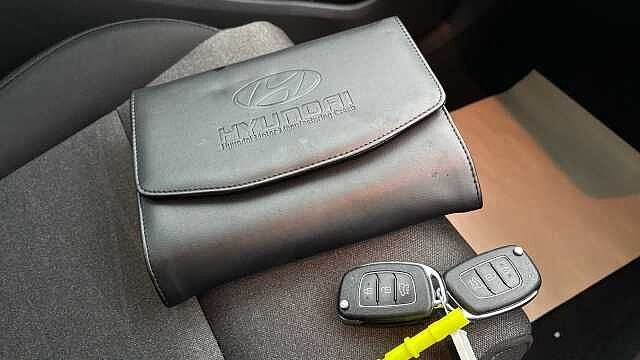 Hyundai TUCSON 1.6 GDi SE Nav 5dr 2WD Petrol Estate White