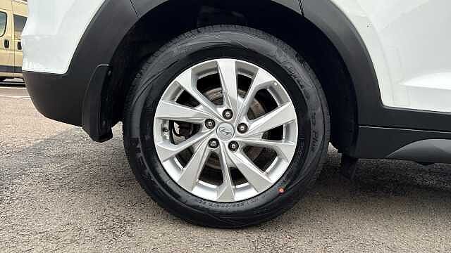 Hyundai TUCSON 1.6 GDi SE Nav 5dr 2WD Petrol Estate White