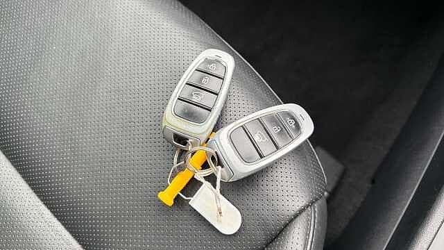 Hyundai TUCSON 1.6 TGDi Ultimate 5dr 2WD Petrol Estate Red