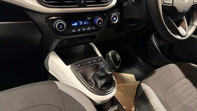 Hyundai I10 1.2 MPi Premium 5dr Auto Petrol Hatchback Turquoise