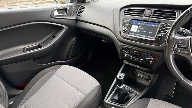 Hyundai i20 1.2 MPi SE 5dr Petrol Hatchback