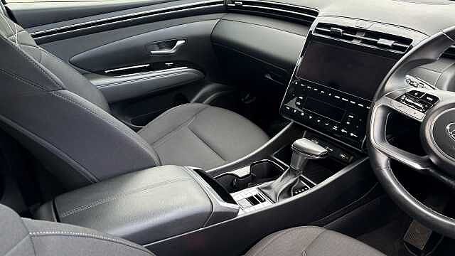 Hyundai TUCSON 1.6 TGDi 48V MHD SE Connect 5dr 2WD DCT Petrol Estate Red