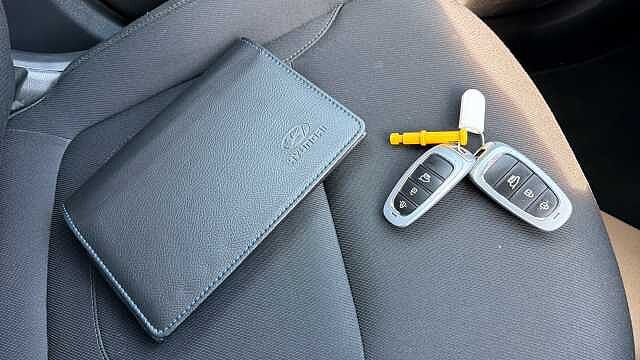 Hyundai TUCSON 1.6 TGDi Hybrid 230 Premium 5dr 2WD Auto Hybrid Estate Grey