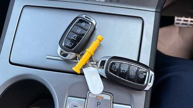 Hyundai KONA 150kW Ultimate 64kWh 5dr Auto Electric Hatchback