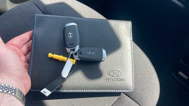 Hyundai INSTER 85kW 02 49kWh 5dr Auto Electric Hatchback
