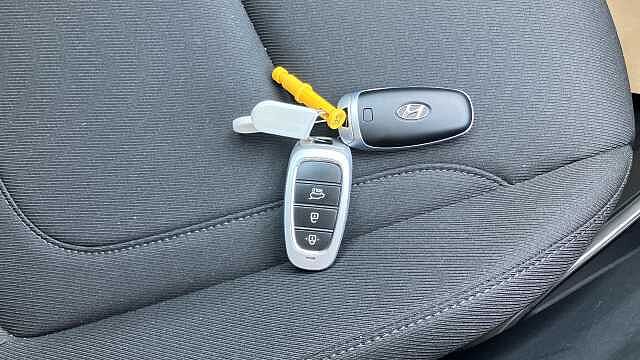 Hyundai TUCSON 1.6 TGDi Hybrid 230 Premium 5dr 2WD Auto Hybrid Estate White